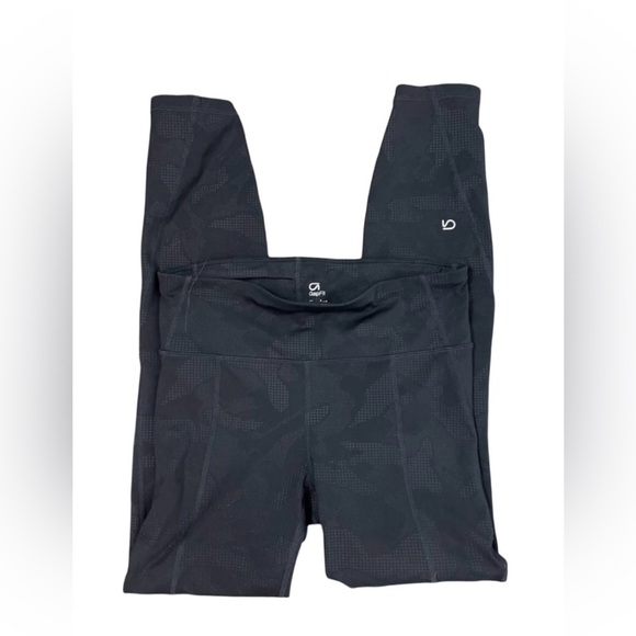 Gap Fit Sculpt Compression Small - Picture 6 of 6
